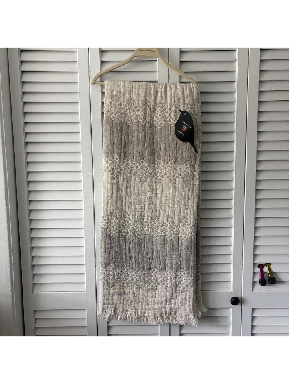 Piscatextil 50 x 70 Cream and Tan Extra Wide Throw